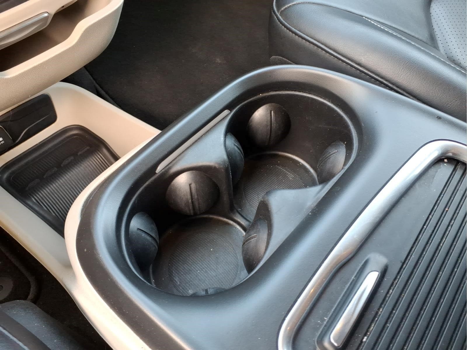 2023 Chrysler Pacifica Touring L - Photo 16
