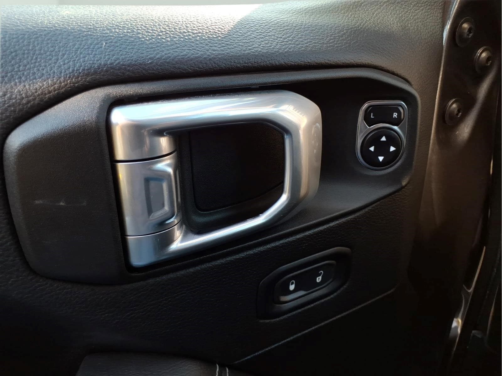 2021 Jeep Wrangler Unlimited Sahara - Photo 16