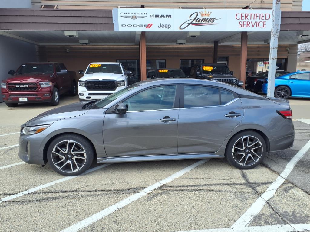 Used 2024 Nissan Sentra SR with VIN 3N1AB8DV6RY331528 for sale in Hampshire, IL