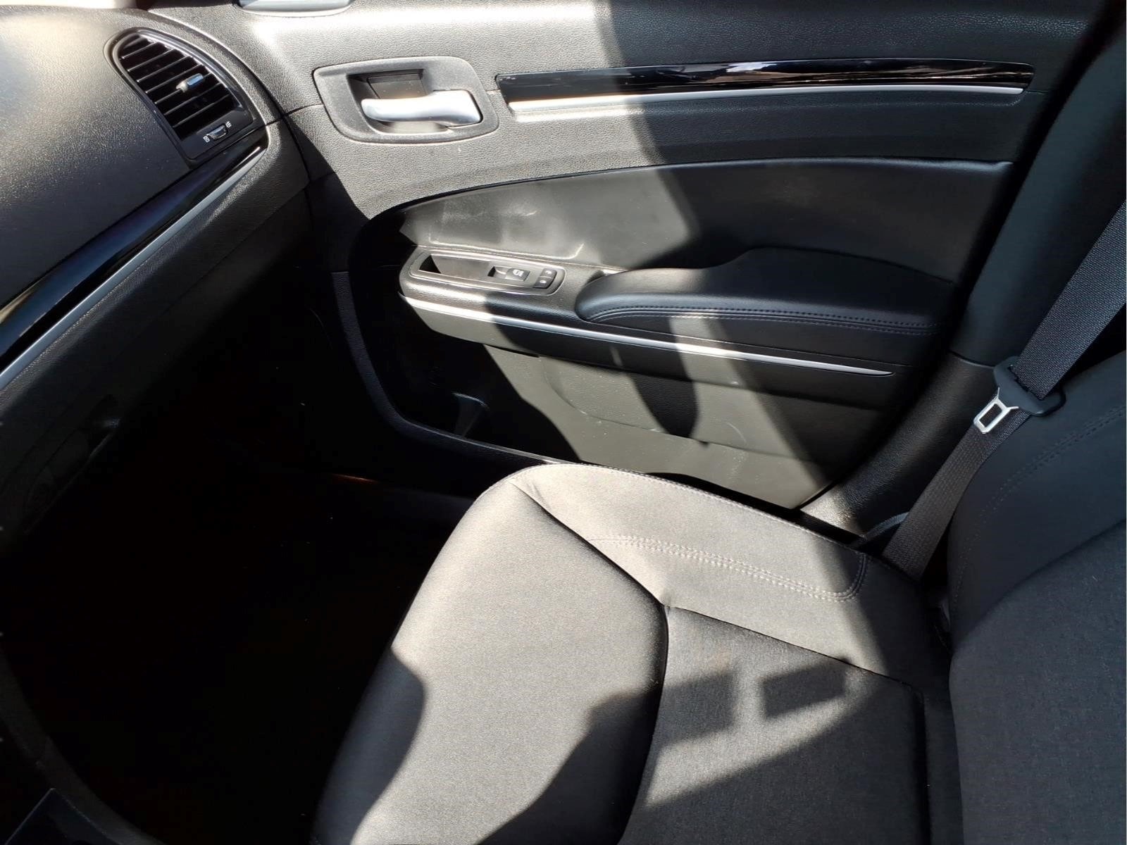 2023 Chrysler 300 Touring - Photo 23