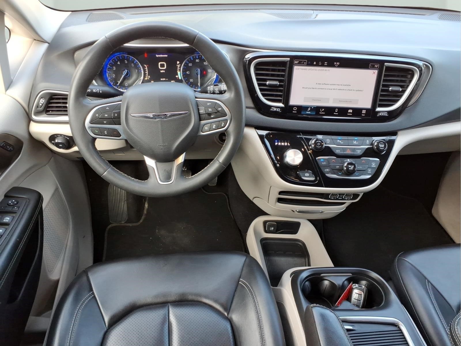 2023 Chrysler Pacifica Touring L - Photo 9