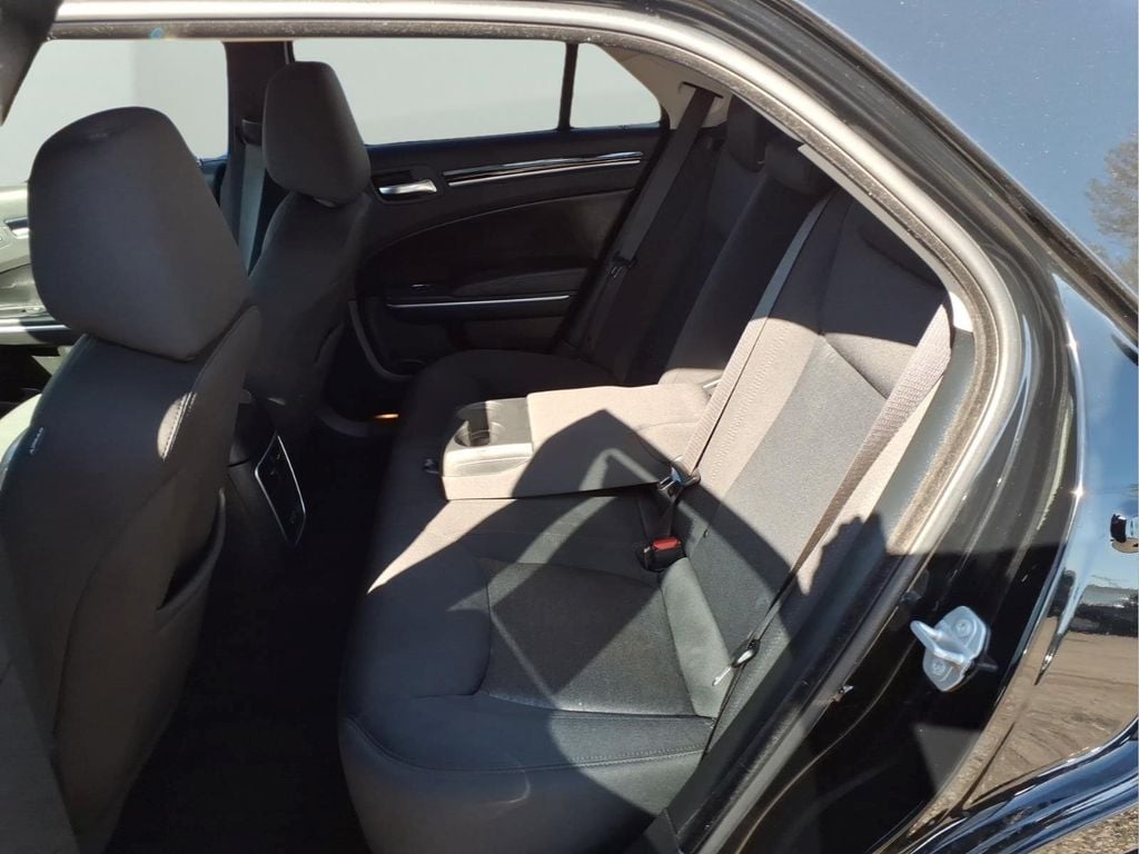 2023 Chrysler 300 Touring - Photo 28