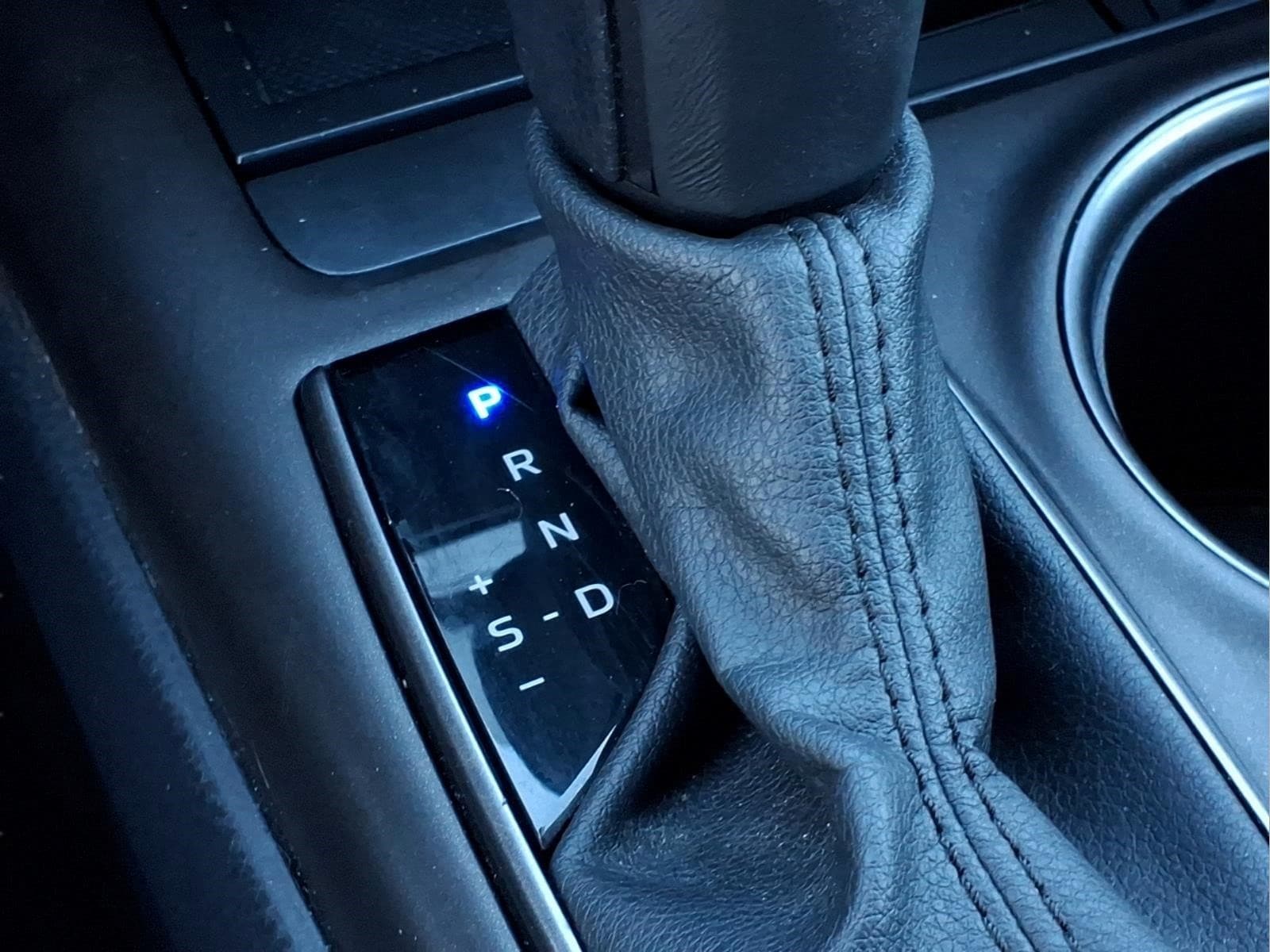 2024 Toyota Camry SE - Photo 14