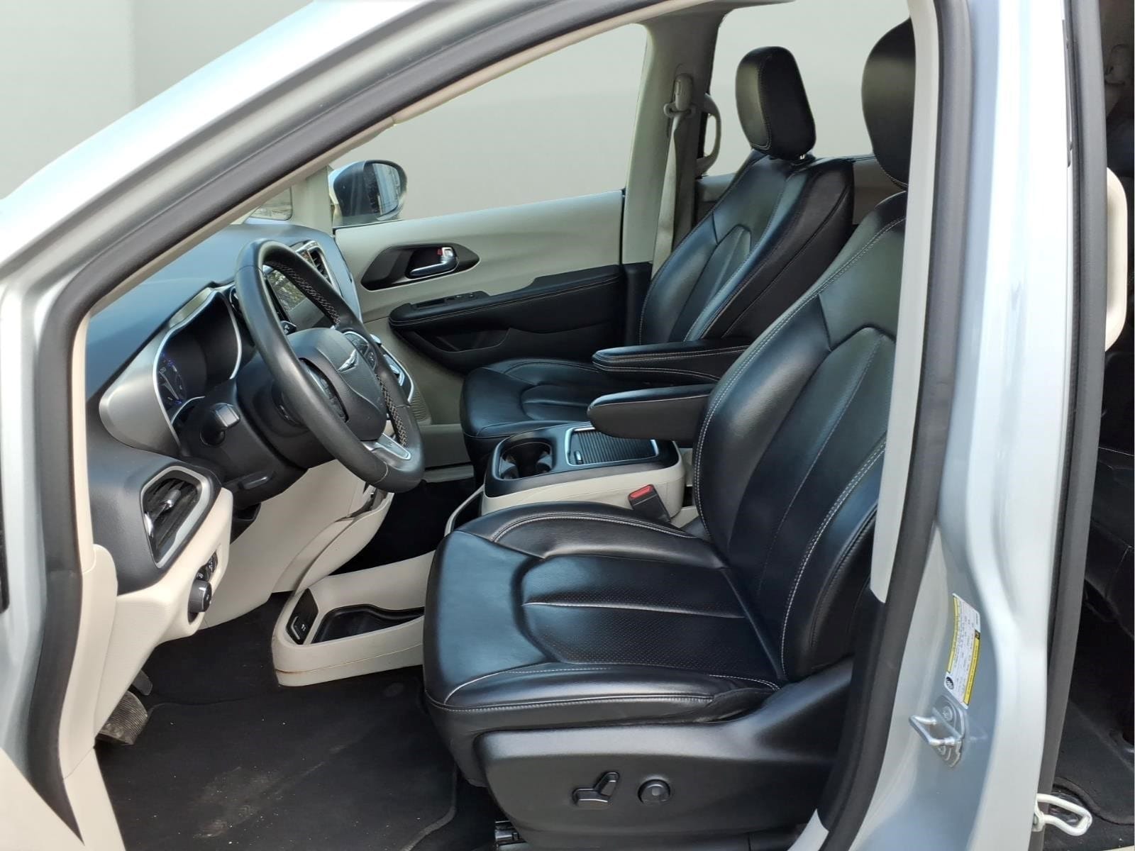 2023 Chrysler Pacifica Touring L - Photo 28