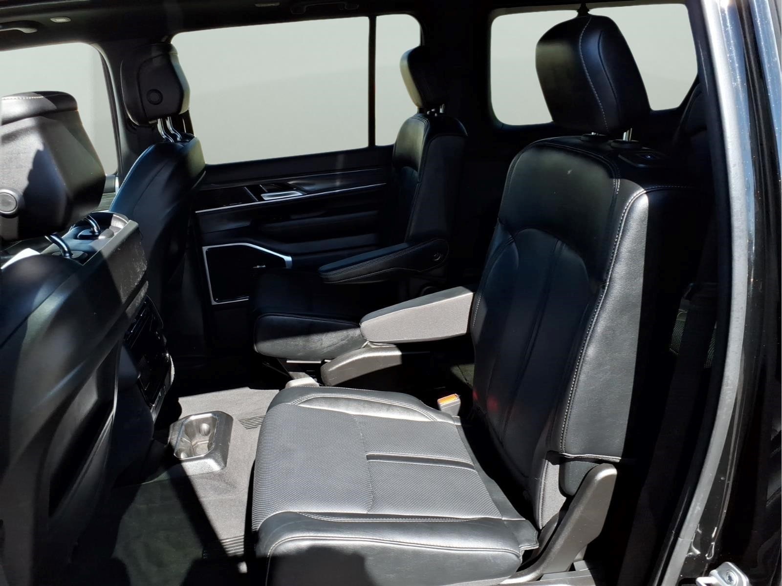 2024 Jeep Wagoneer L Series III - Photo 30