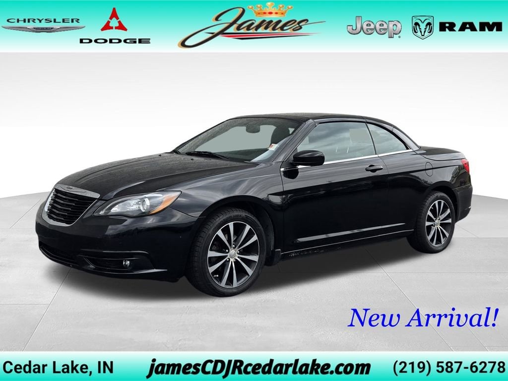 2013 Chrysler 200 S Convertible's photo