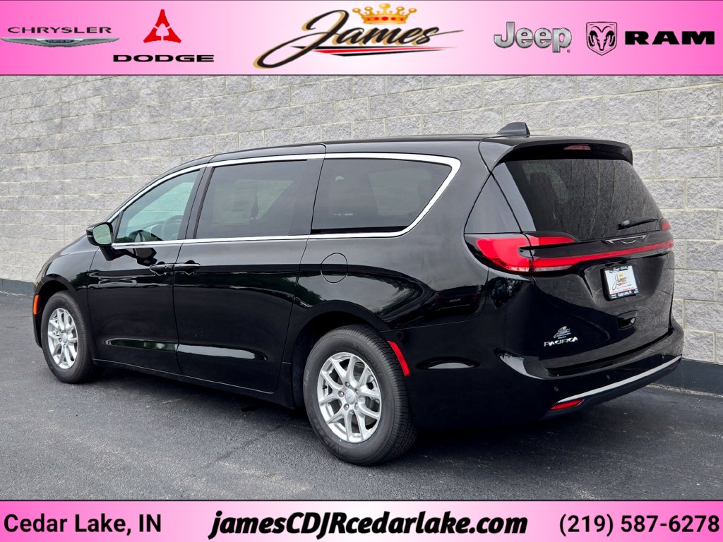 New 2027 Chrysler Pacifica Select Passenger Van