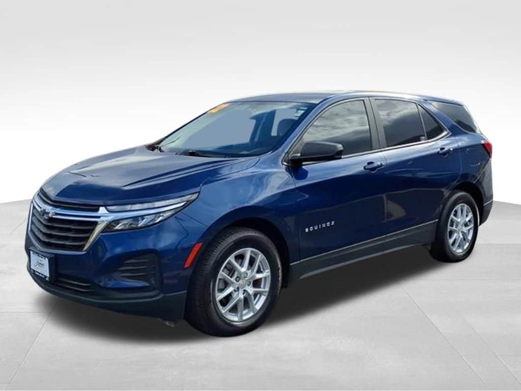 2022 Chevrolet Equinox LS's photo