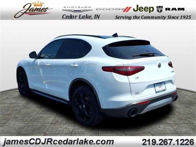 2022 Alfa Romeo Stelvio Ti photo 3
