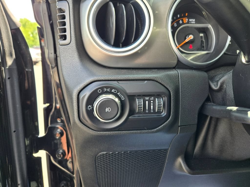 2018 Jeep All-New Wrangler Unlimited Sahara - Photo 17
