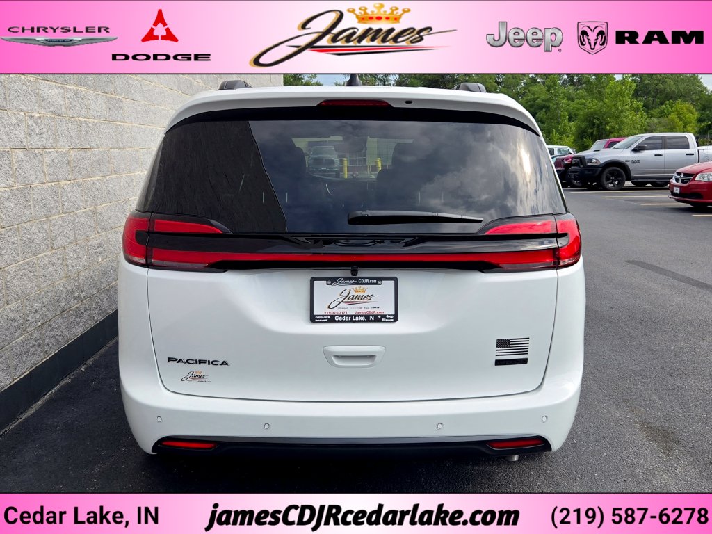 New 2027 Chrysler Pacifica SELECT Passenger Van