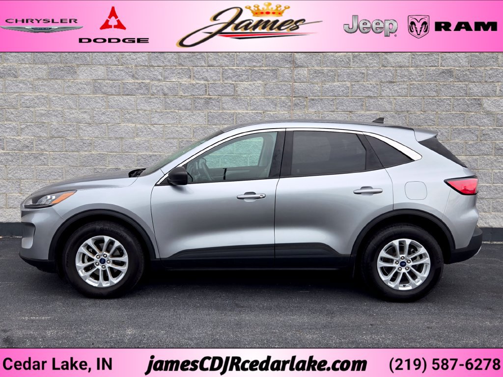 Used 2022 Ford Escape SE with VIN 1FMCU9G6XNUA82752 for sale in Cedar Lake, IN