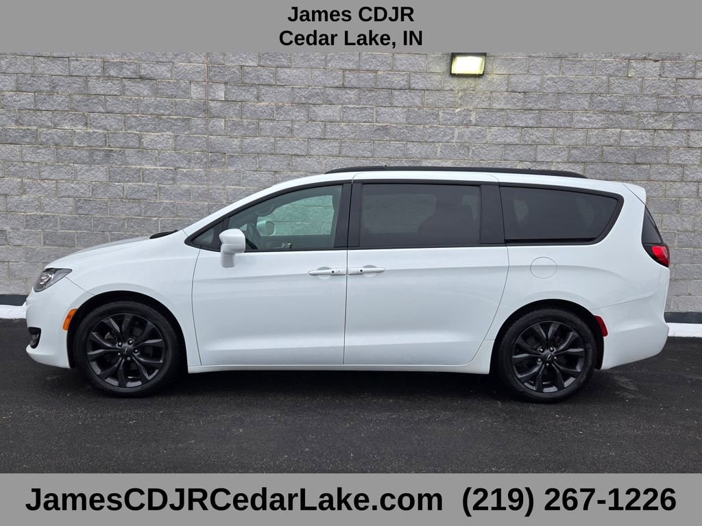 Used 2018 Chrysler Pacifica Touring Plus with VIN 2C4RC1FG2JR260688 for sale in Cedar Lake, IN