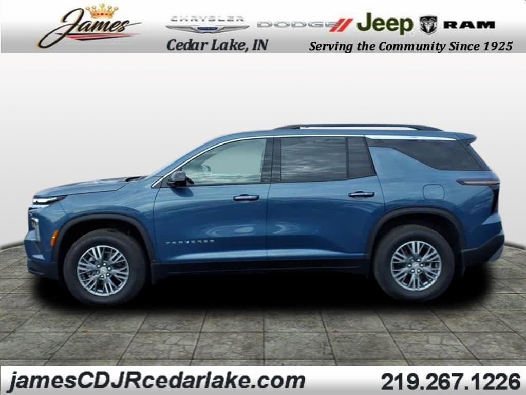 Used 2025 Chevrolet Traverse LT SUV