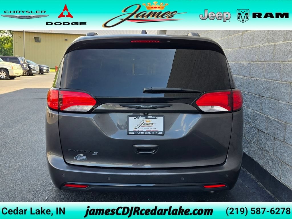 Used 2019 Chrysler Pacifica Touring L Van Passenger Van