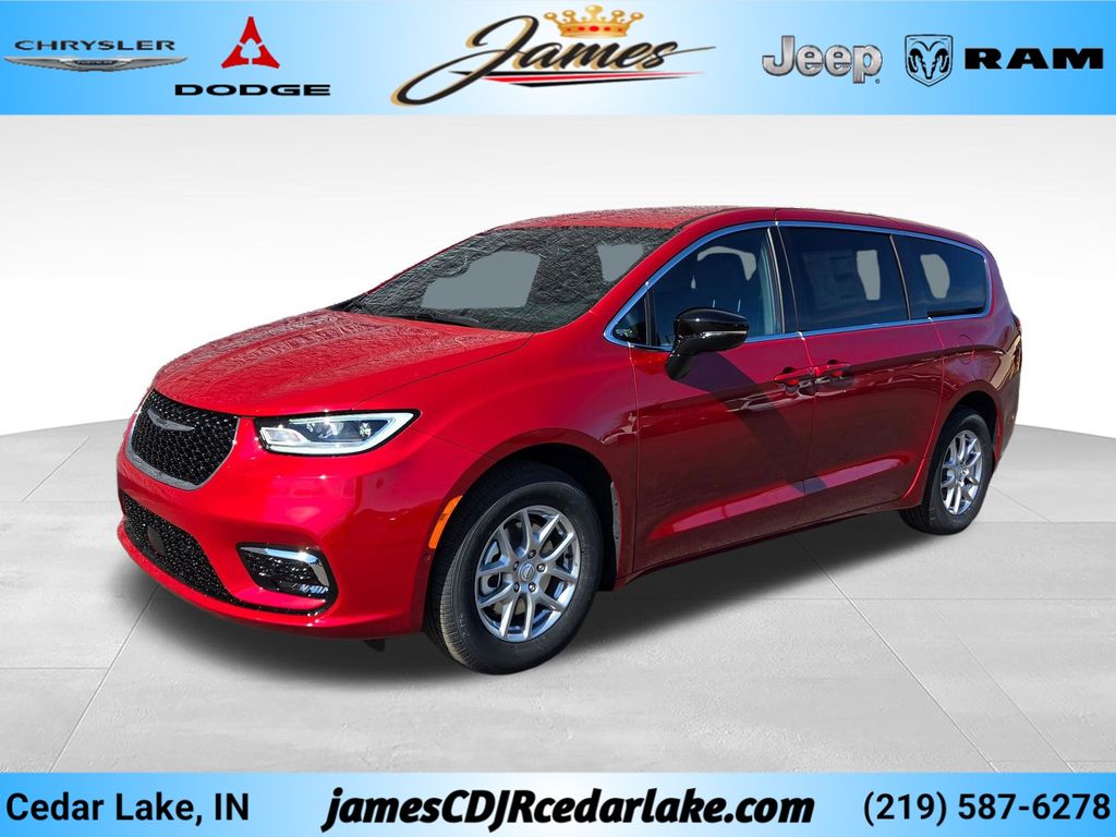 2026 Chrysler Pacifica Select's photo