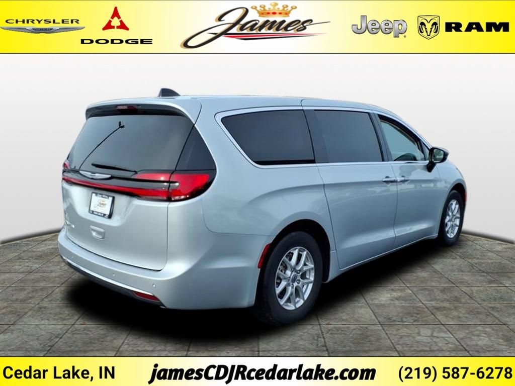 Used 2024 Chrysler Pacifica Touring L Van Passenger Van