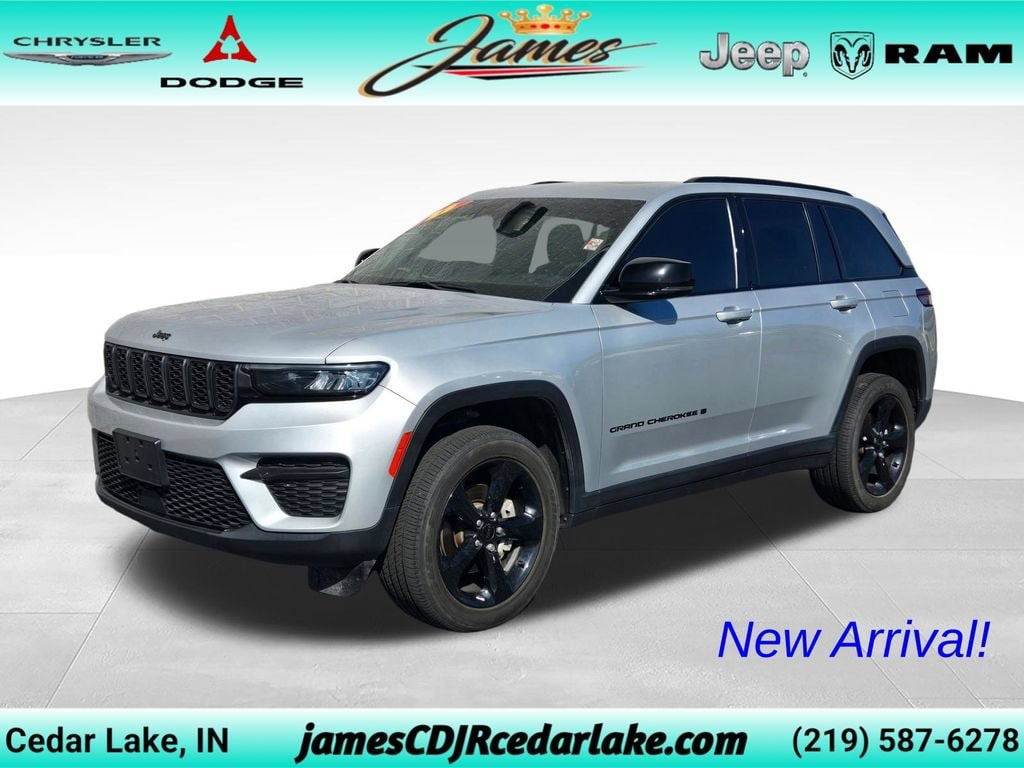 Used 2023 Jeep Grand Cherokee Laredo SUV