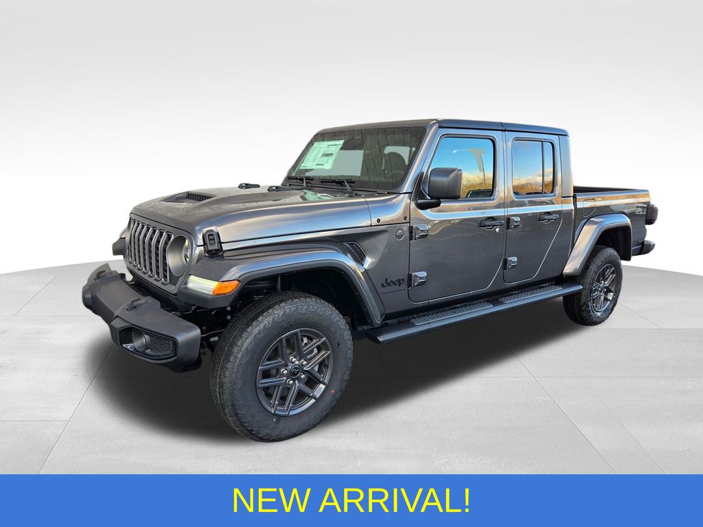 2026 Jeep Gladiator Sport S's photo