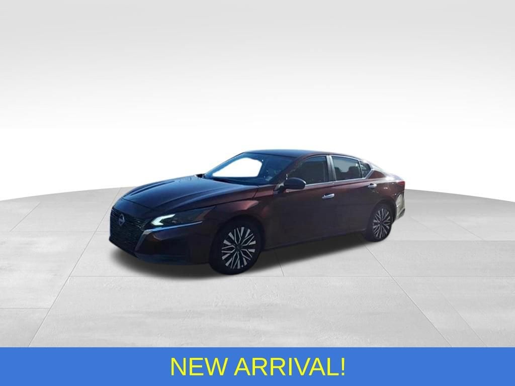 2025 Nissan Altima SV's photo
