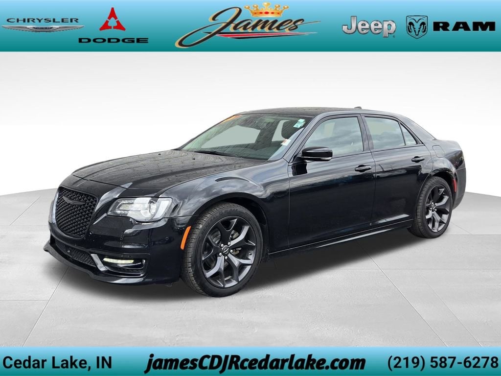2023 Chrysler 300 Touring L RWD's photo