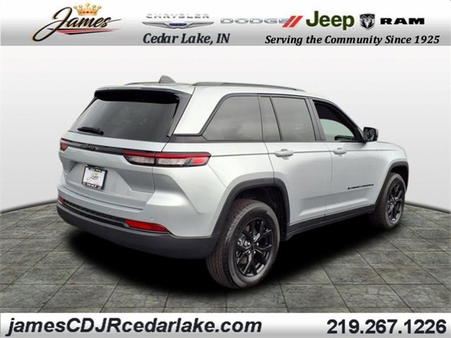 2024 Jeep Grand Cherokee Altitude photo 4
