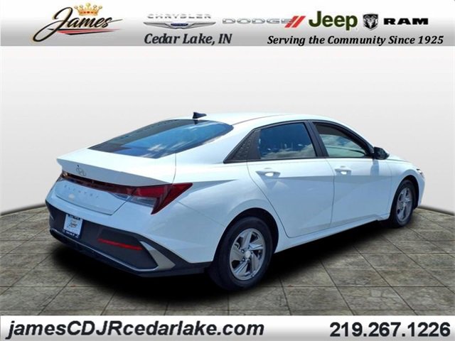 2025 Hyundai Elantra SE photo 4