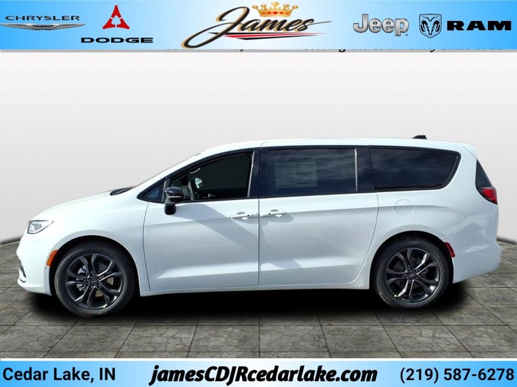 New 2026 Chrysler Pacifica Select Passenger Van