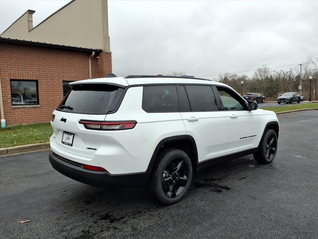2025 Jeep Grand Cherokee Limited photo 4