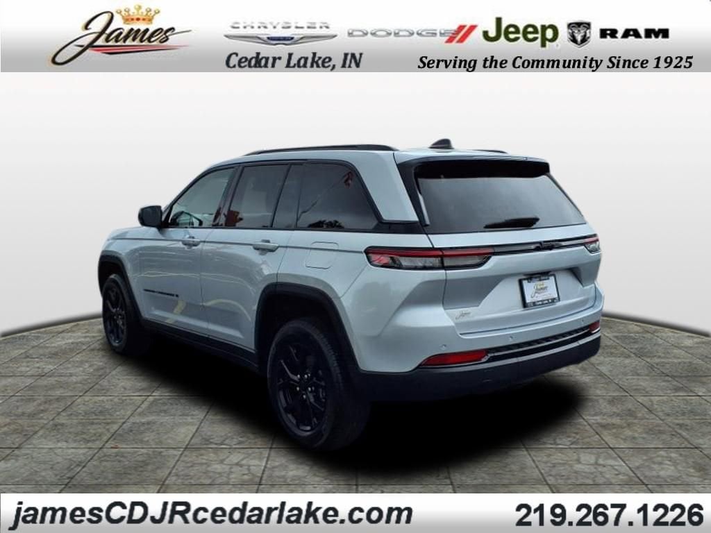 Used 2024 Jeep Grand Cherokee Altitude SUV