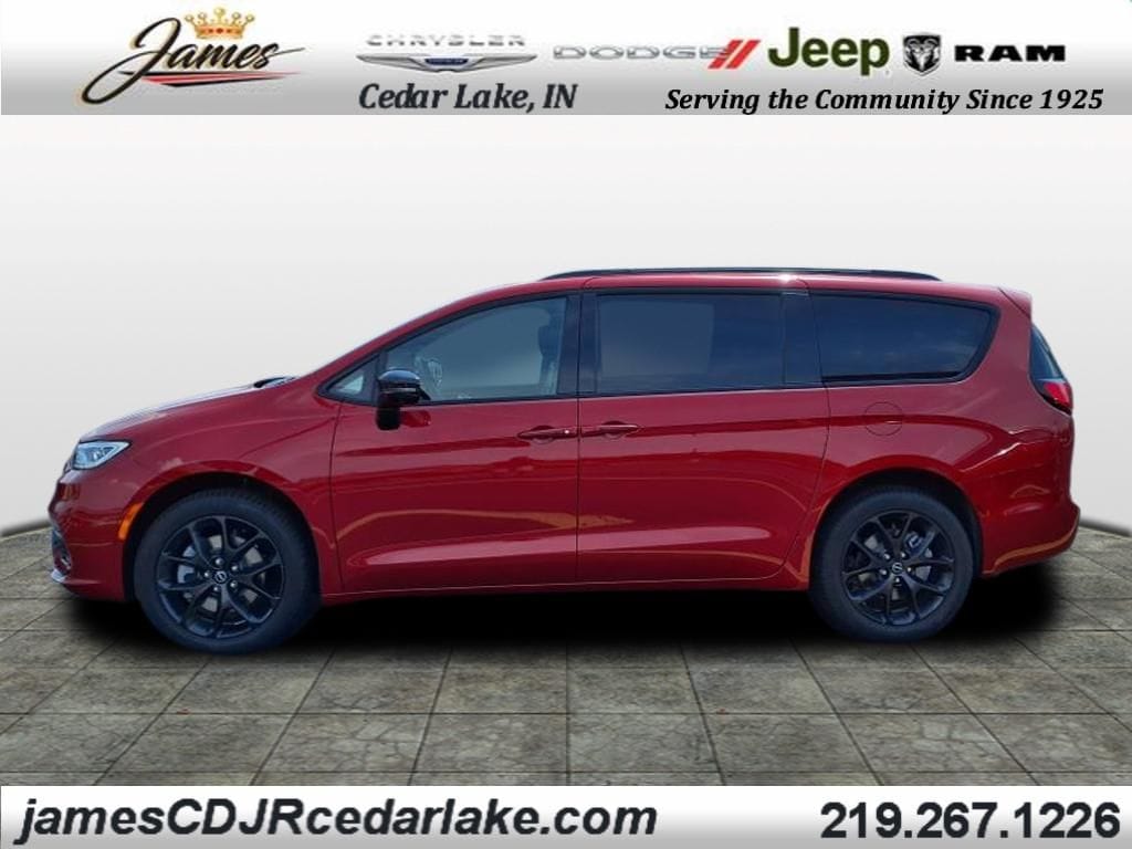 New 2026 Chrysler Pacifica LIMITED AWD Passenger Van