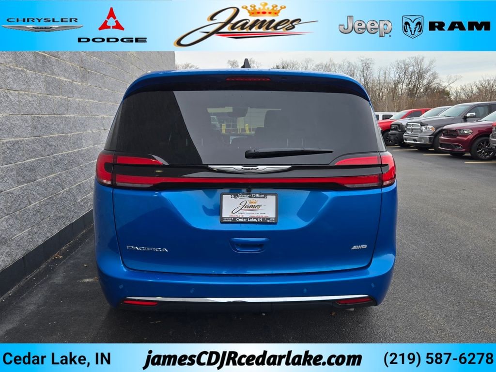New 2026 Chrysler Pacifica SELECT AWD Passenger Van
