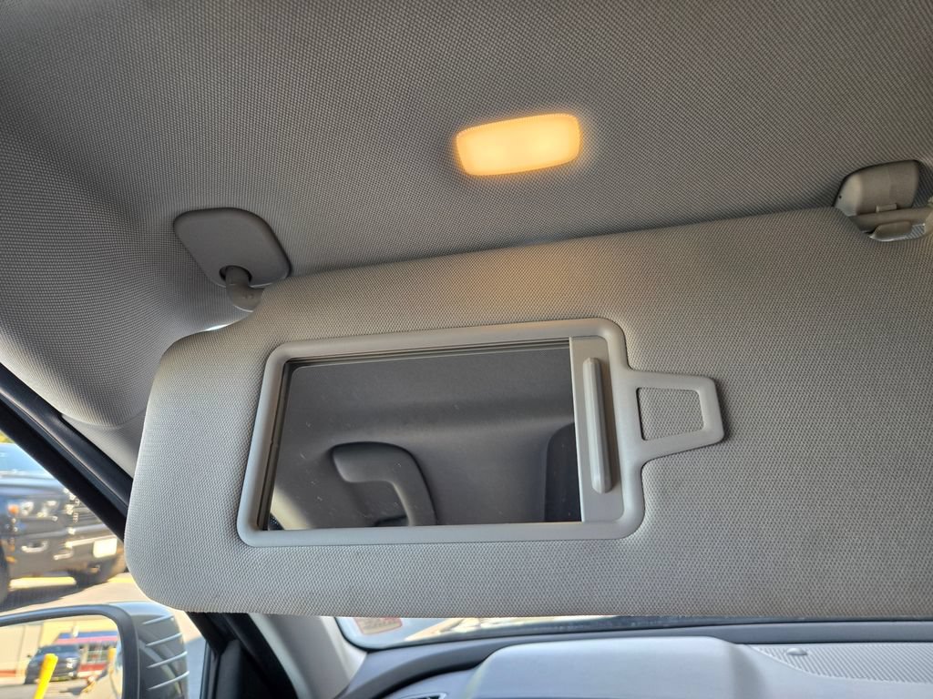 2025 Kia Telluride S - Photo 18