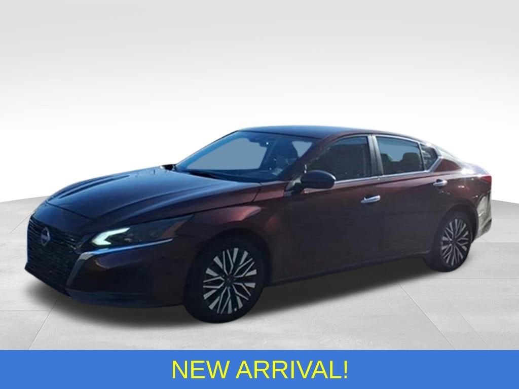 2025 Nissan Altima SV's photo