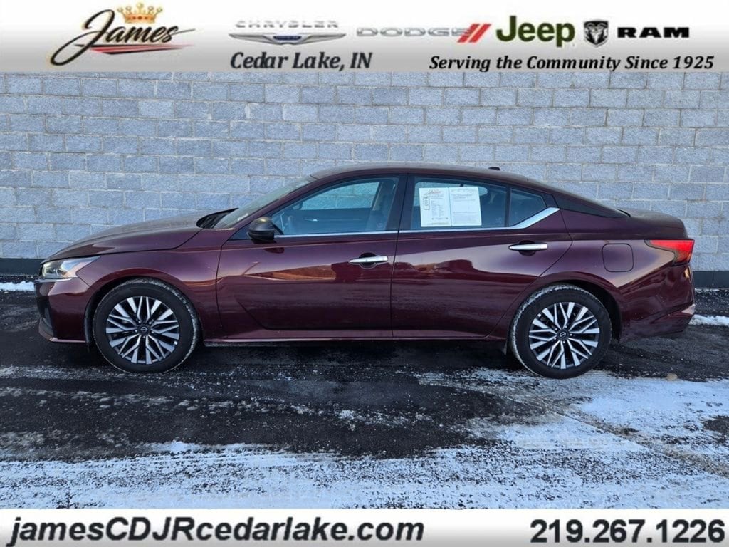 Used 2025 Nissan Altima SV Sedan