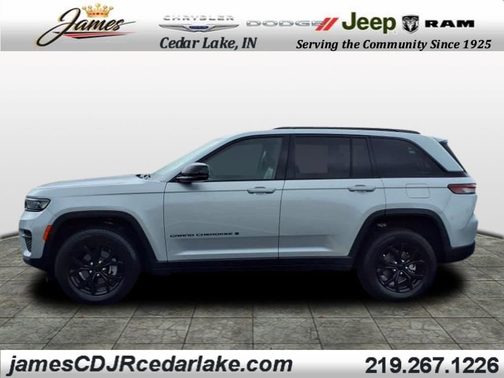 Used 2024 Jeep Grand Cherokee Altitude SUV
