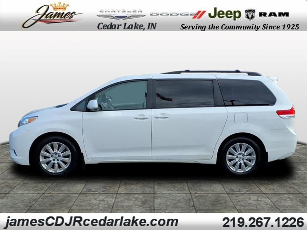 Used 2014 Toyota Sienna XLE 4WD Van