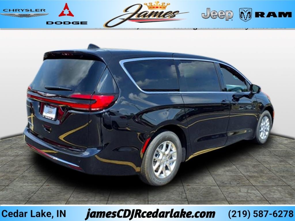New 2026 Chrysler Pacifica Select Passenger Van