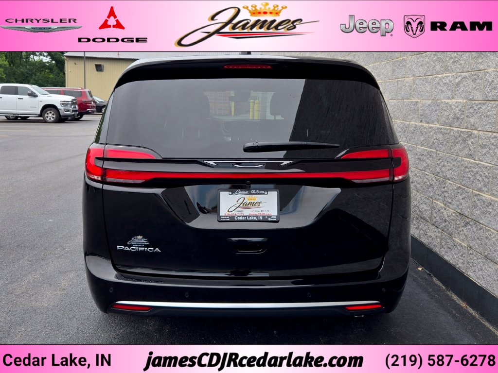 New 2027 Chrysler Pacifica Select Passenger Van