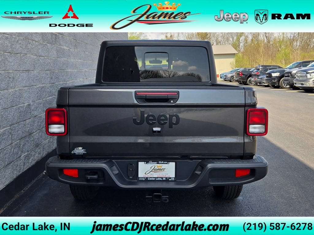 Used 2023 Jeep Gladiator Sport Truck Crew Cab