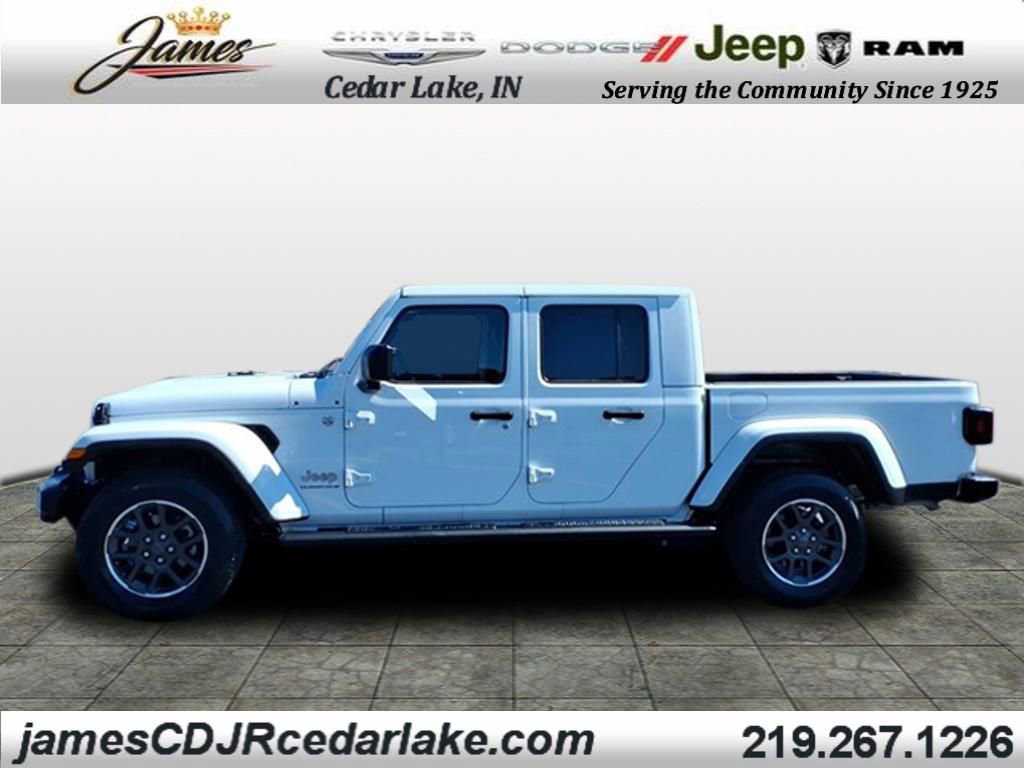 2023 Jeep Gladiator Overland photo 2