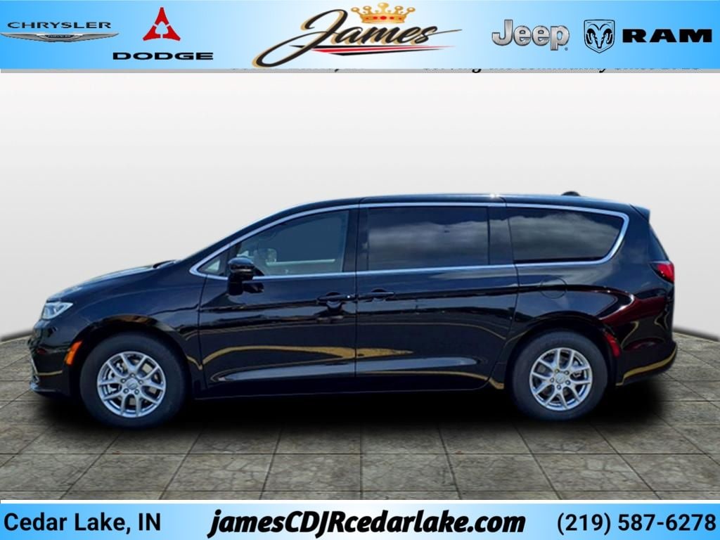 New 2026 Chrysler Pacifica Select Passenger Van