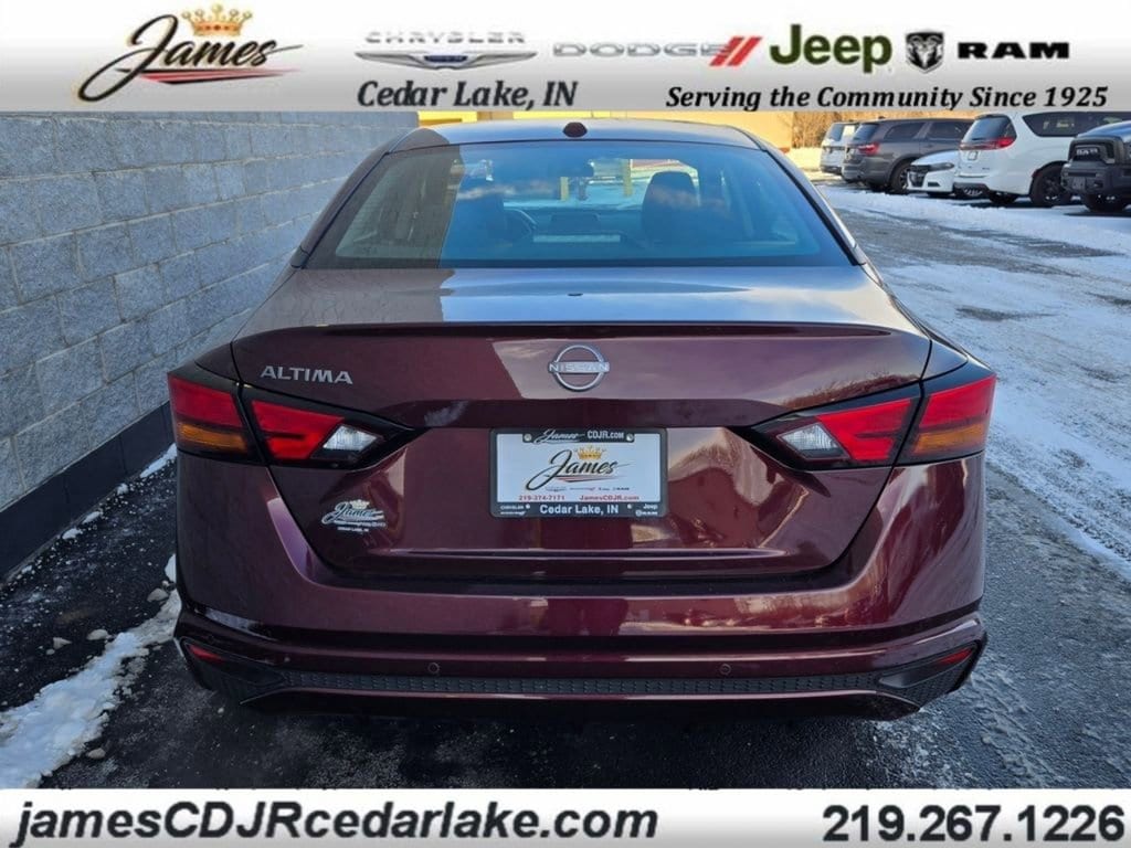 Used 2025 Nissan Altima SV Sedan