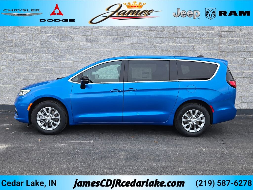 New 2026 Chrysler Pacifica SELECT AWD Passenger Van