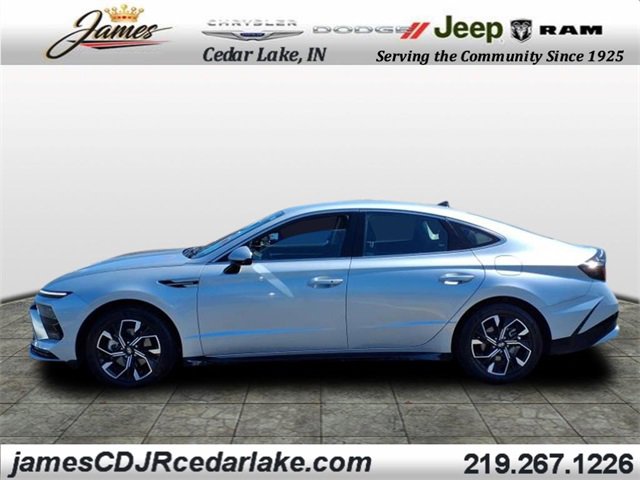 2025 Hyundai Sonata SEL photo 2