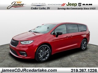 2026 Chrysler Pacifica Select Passenger Van