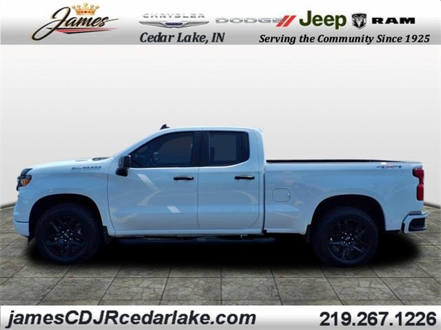 2025 Chevrolet Silverado 1500 Custom photo 2