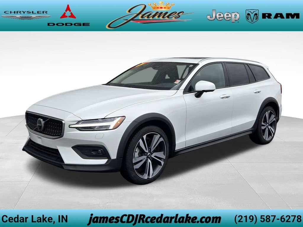 2025 Volvo V60 Cross Country B5 Plus AWD's photo