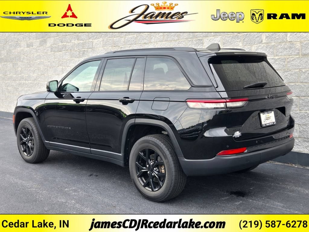 Used 2024 Jeep Grand Cherokee Altitude SUV