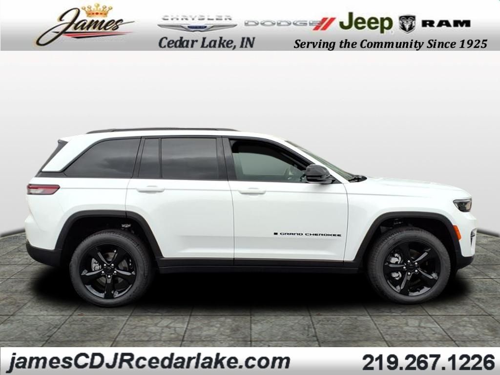 2025 Jeep Grand Cherokee Limited photo 3